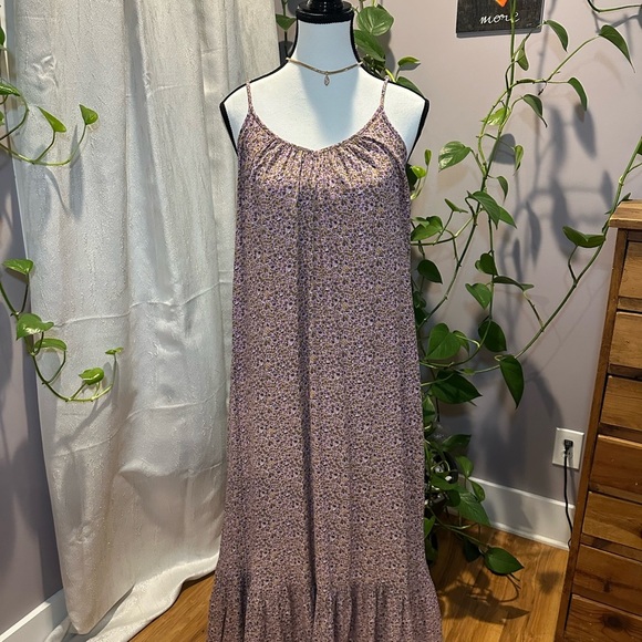 Dresses & Skirts - Floral Spaghetti Strap Maxi Dress